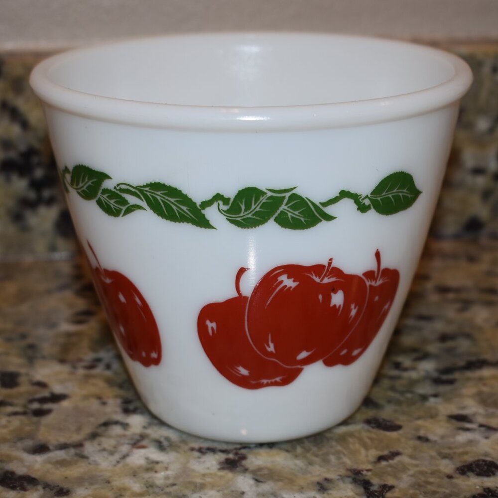 Vintage Hazel Atlas Milk Glass Mixing Bowl - Apples Design - Picture 3 of 4